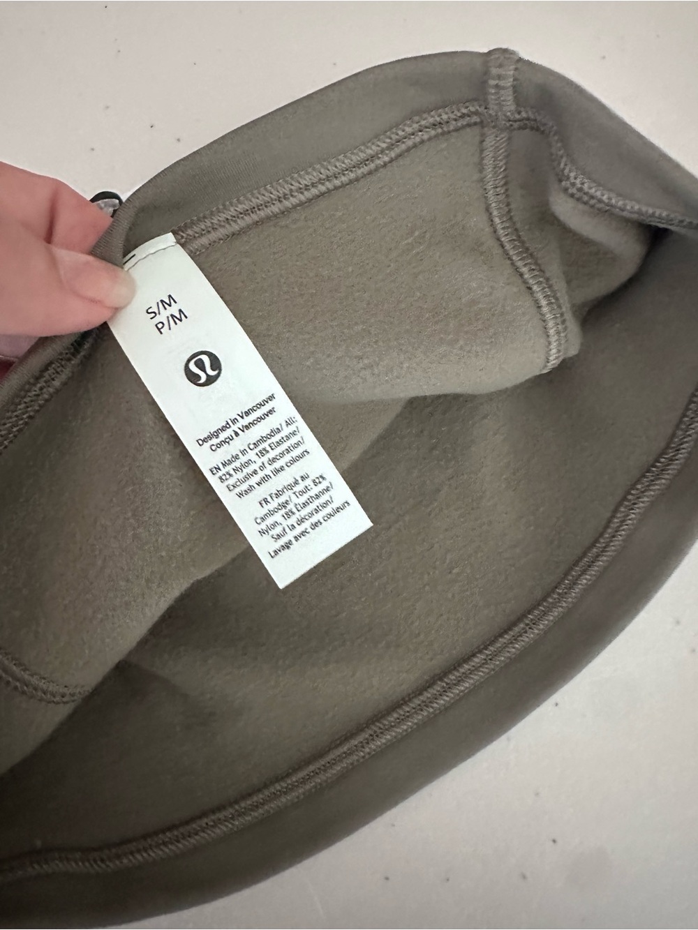 lululemon athletica Reflective Fleece Running Beanie UNISEX CARBON DUST - Picture 4 of 4